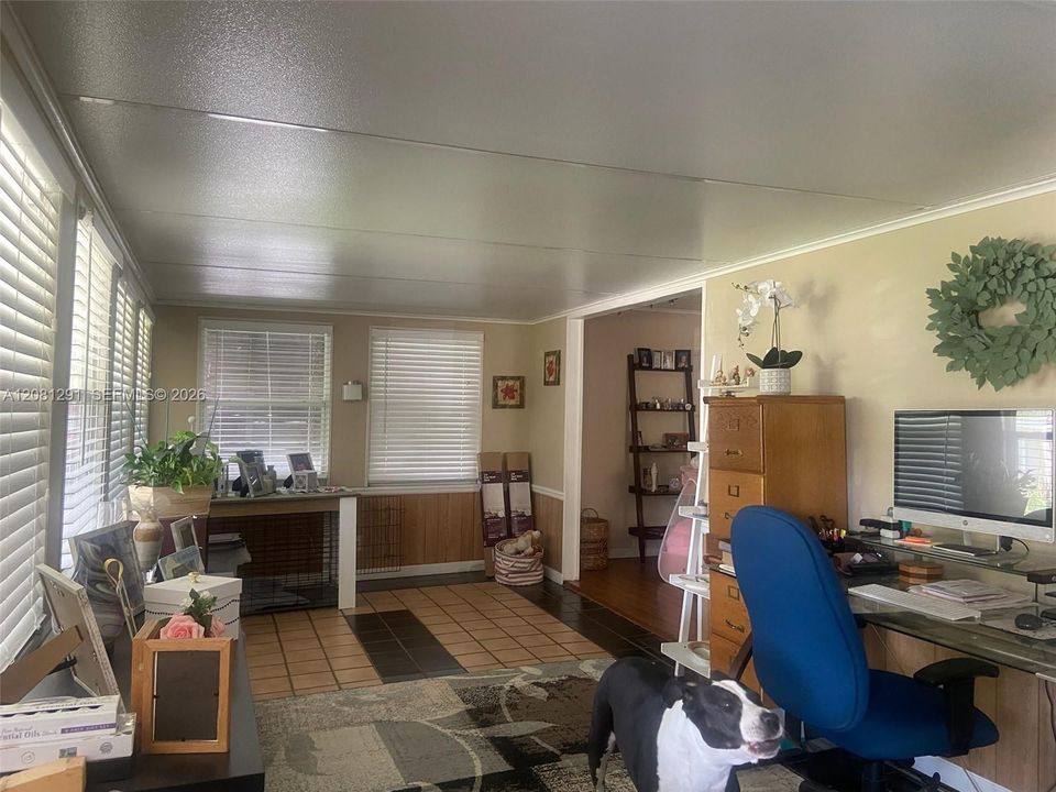 En Venta: $300,000 (4 camas, 2 baños, 1640 Pies cuadrados)