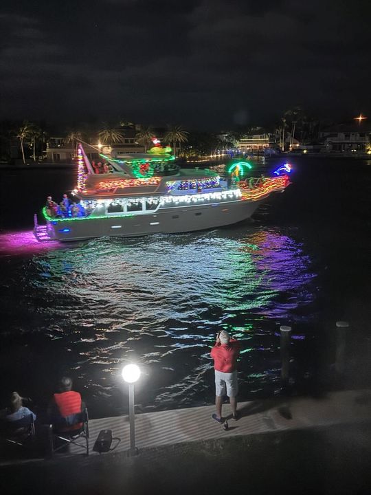 Annual Holiday Boat Parade