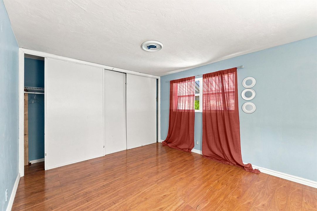 12_bedroom
