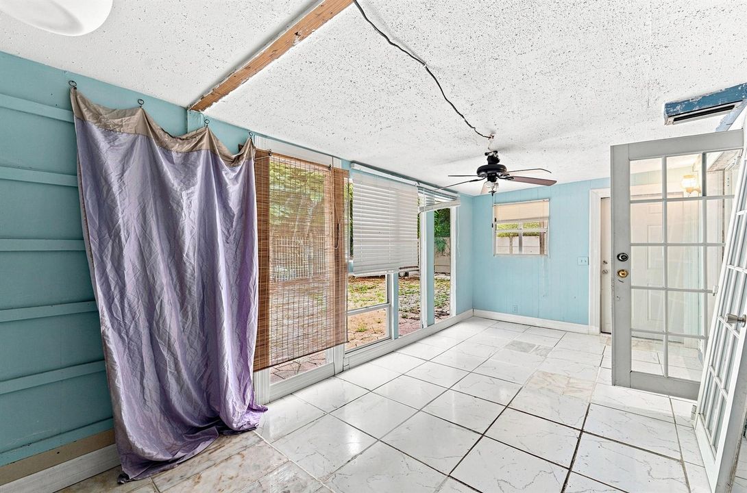 21_sun room