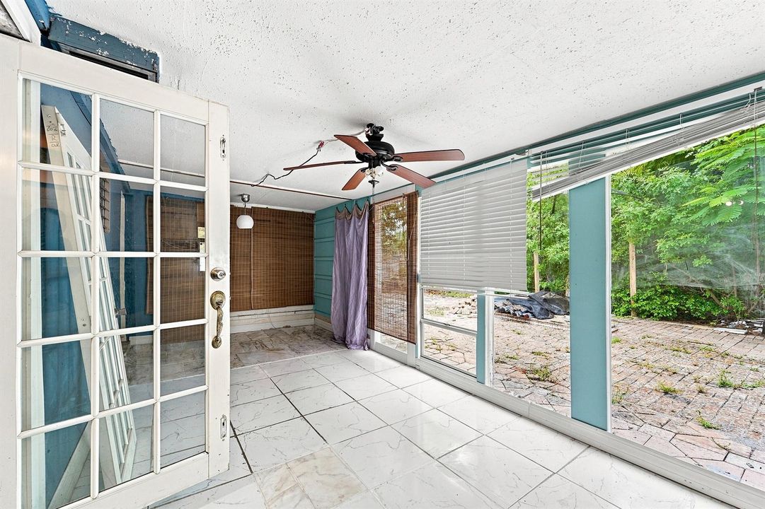 22_sun room