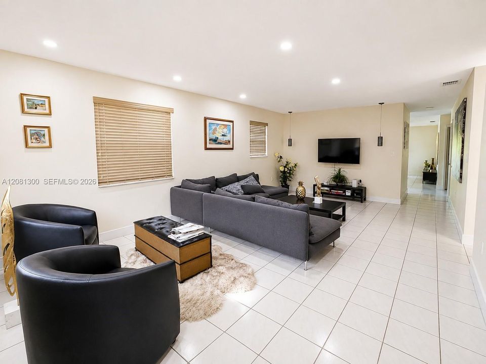 En Renta: $4,500 (3 camas, 2 baños, 1500 Pies cuadrados)