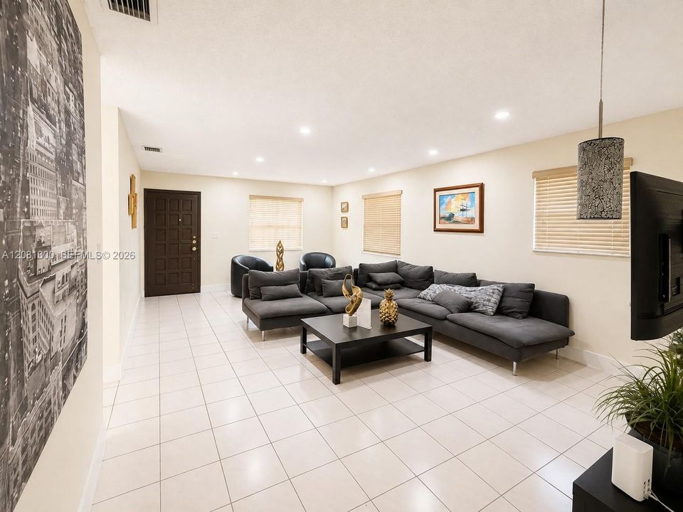 En Renta: $4,500 (3 camas, 2 baños, 1500 Pies cuadrados)