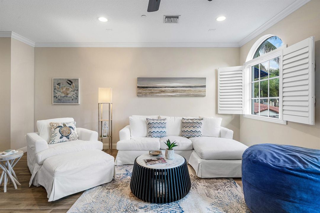 008-813EstanciaWay-BoyntonBeach-FL-33435