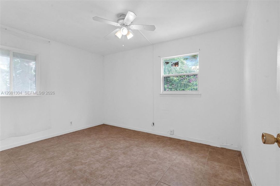 For Rent: $3,000 (3 beds, 2 baths, 975 Square Feet)