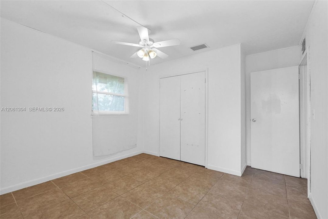 For Rent: $3,000 (3 beds, 2 baths, 975 Square Feet)
