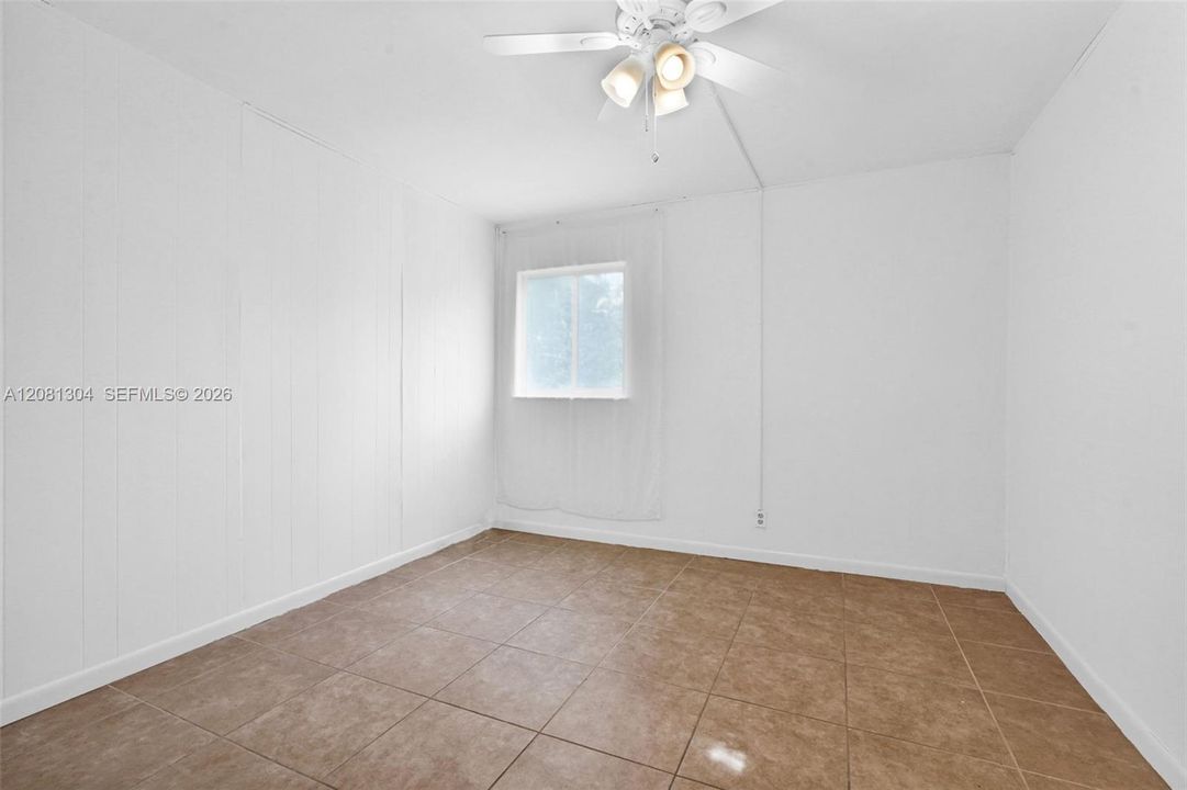 For Rent: $3,000 (3 beds, 2 baths, 975 Square Feet)
