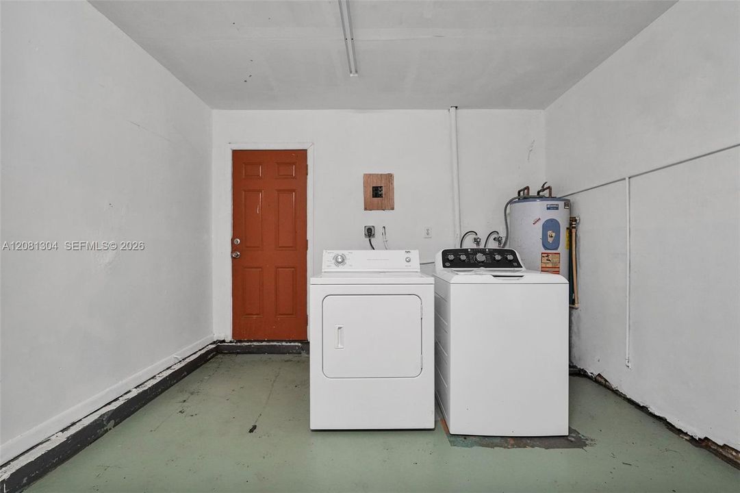 For Rent: $3,000 (3 beds, 2 baths, 975 Square Feet)