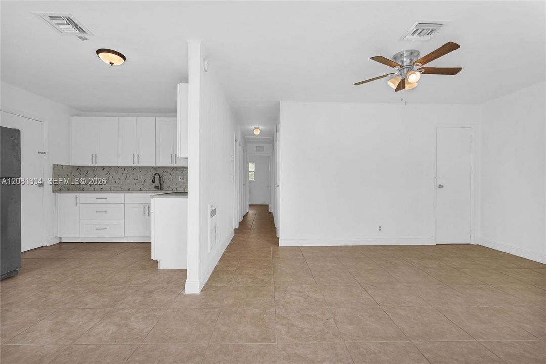 For Rent: $3,000 (3 beds, 2 baths, 975 Square Feet)
