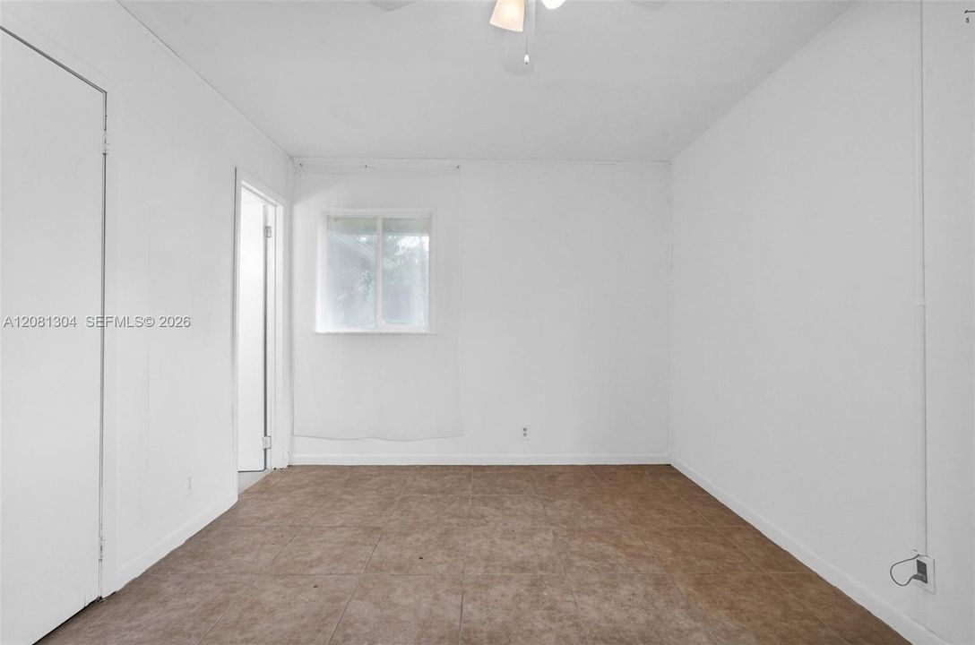 For Rent: $3,000 (3 beds, 2 baths, 975 Square Feet)
