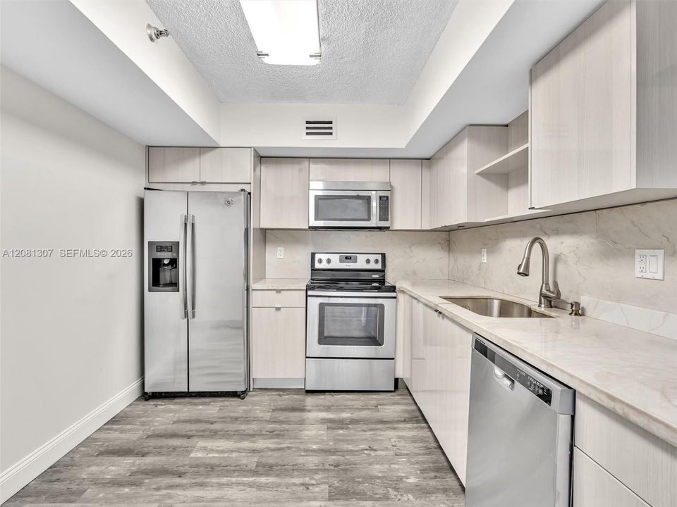 В аренду: $2,900 (1 спален, 1 ванн, 857 Квадратных фут)