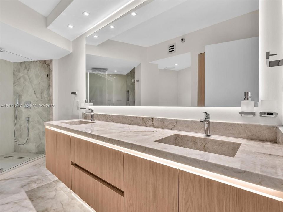 В аренду: $2,900 (1 спален, 1 ванн, 857 Квадратных фут)