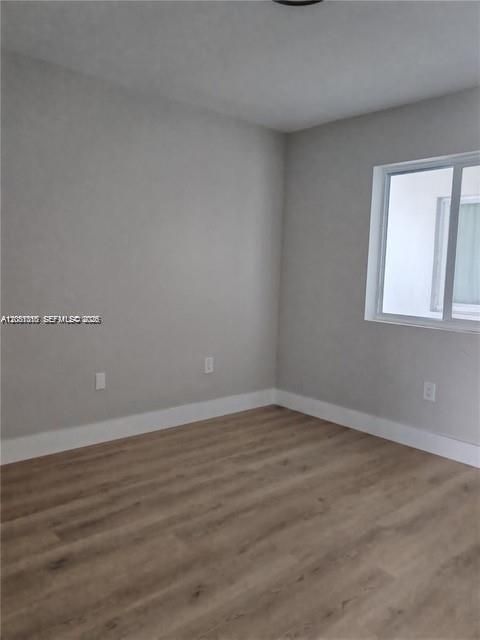 В аренду: $2,400 (2 спален, 1 ванн, 900 Квадратных фут)
