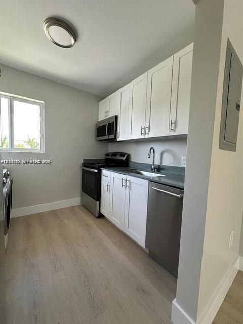 В аренду: $2,400 (2 спален, 1 ванн, 900 Квадратных фут)