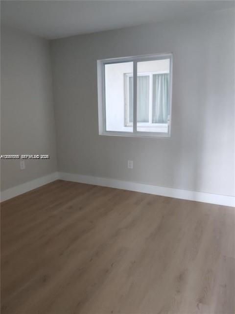 В аренду: $2,400 (2 спален, 1 ванн, 900 Квадратных фут)