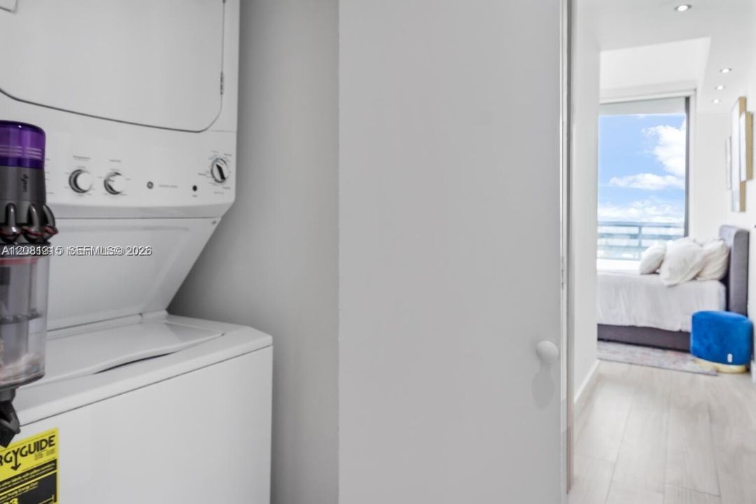 В аренду: $7,250 (3 спален, 2 ванн, 1395 Квадратных фут)