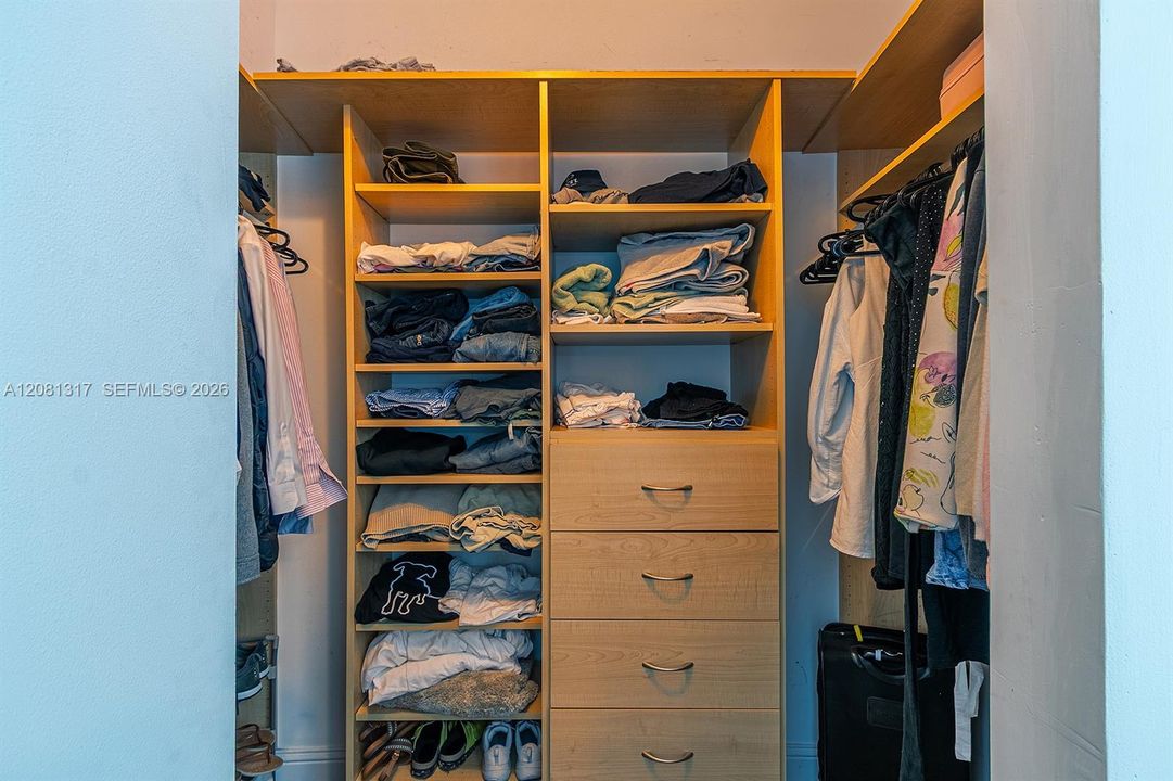 В аренду: $3,400 (2 спален, 2 ванн, 935 Квадратных фут)