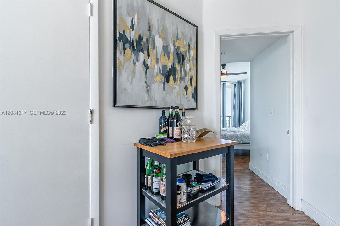 В аренду: $3,400 (2 спален, 2 ванн, 935 Квадратных фут)