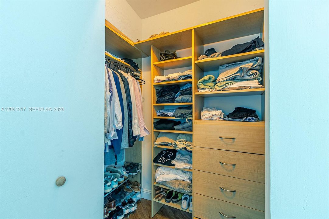В аренду: $3,400 (2 спален, 2 ванн, 935 Квадратных фут)