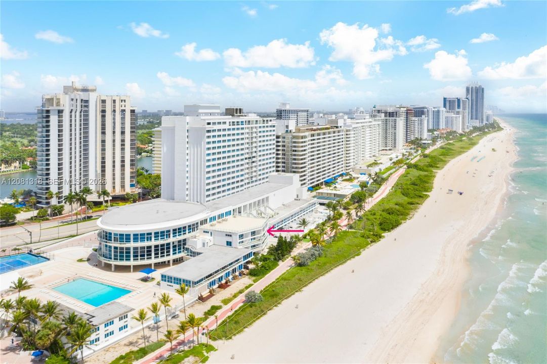 For Sale: $1,580,000 (2 beds, 2 baths, 2070 Square Feet)