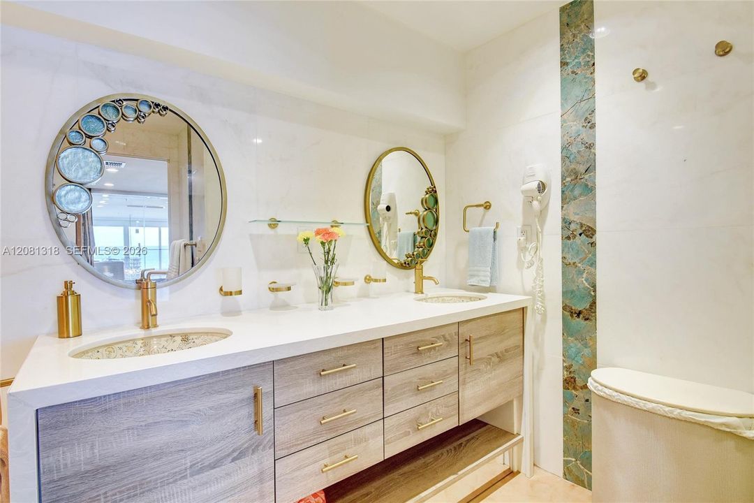 For Sale: $1,580,000 (2 beds, 2 baths, 2070 Square Feet)