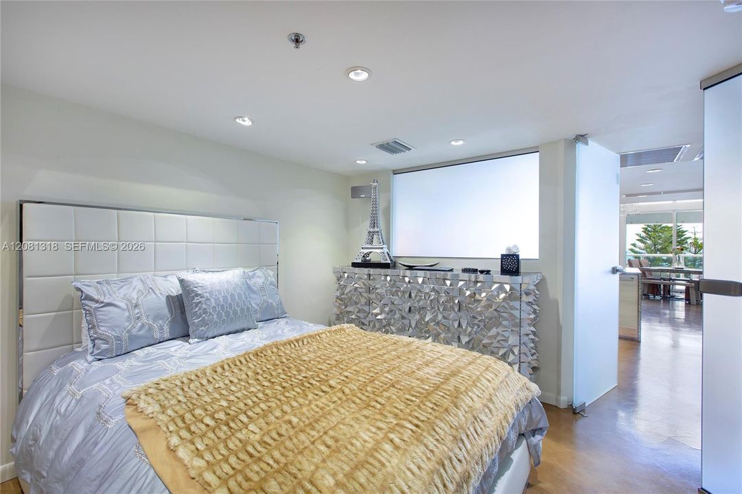 For Sale: $1,580,000 (2 beds, 2 baths, 2070 Square Feet)