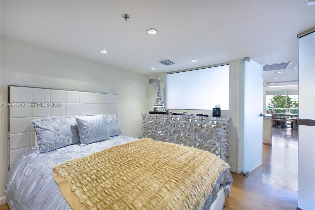 For Sale: $1,580,000 (2 beds, 2 baths, 2070 Square Feet)
