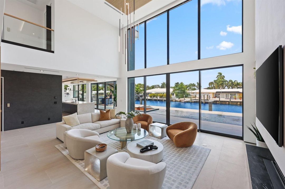 2825 Northeast 27th St - 21.jpg-SMALL