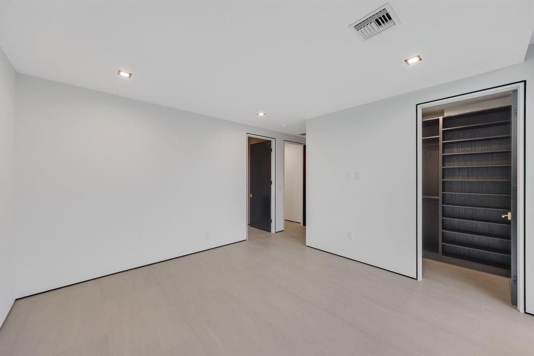 2825 Northeast 27th St - 57.jpg-SMALL