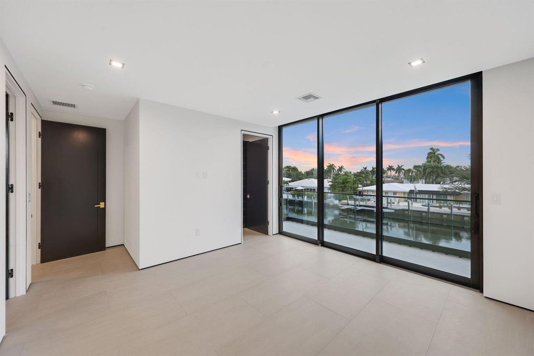 2825 Northeast 27th St - 56.jpg-SMALL