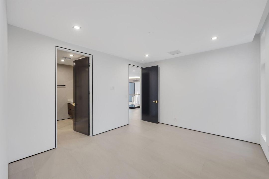 2825 Northeast 27th St - 62.jpg-SMALL