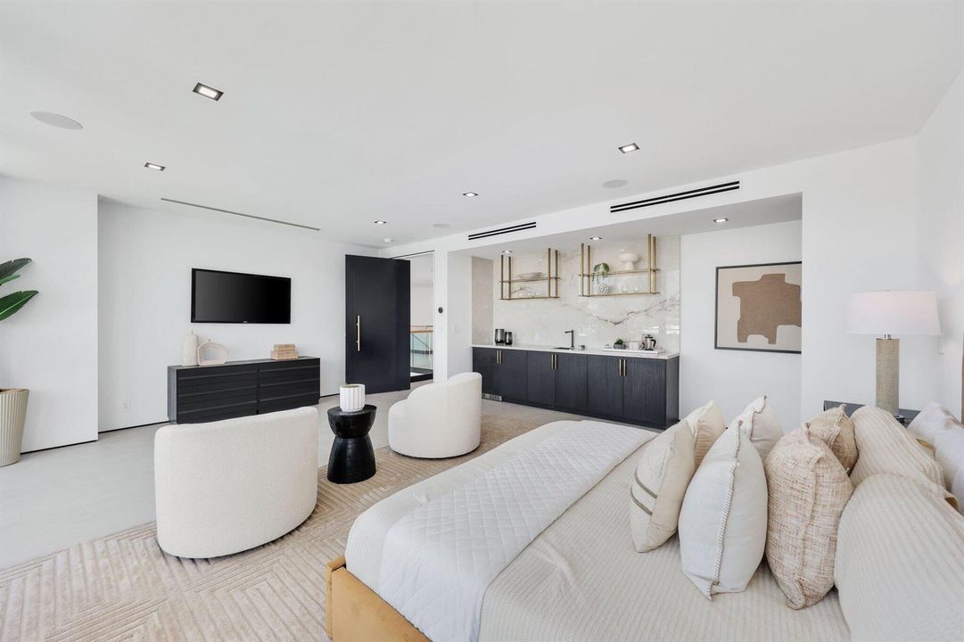 2825 Northeast 27th St - 87.jpg-SMALL