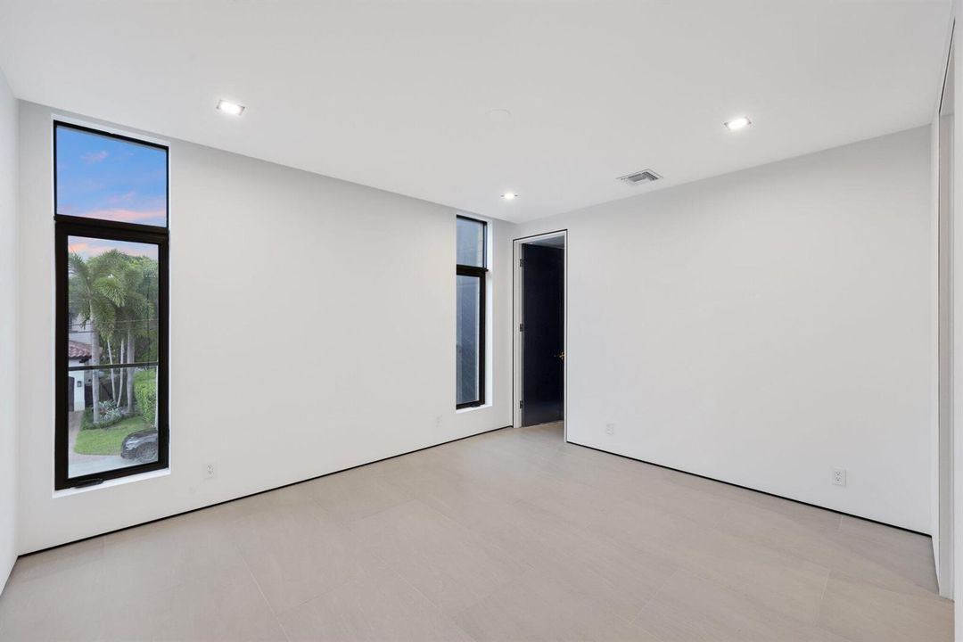 2825 Northeast 27th St - 61.jpg-SMALL