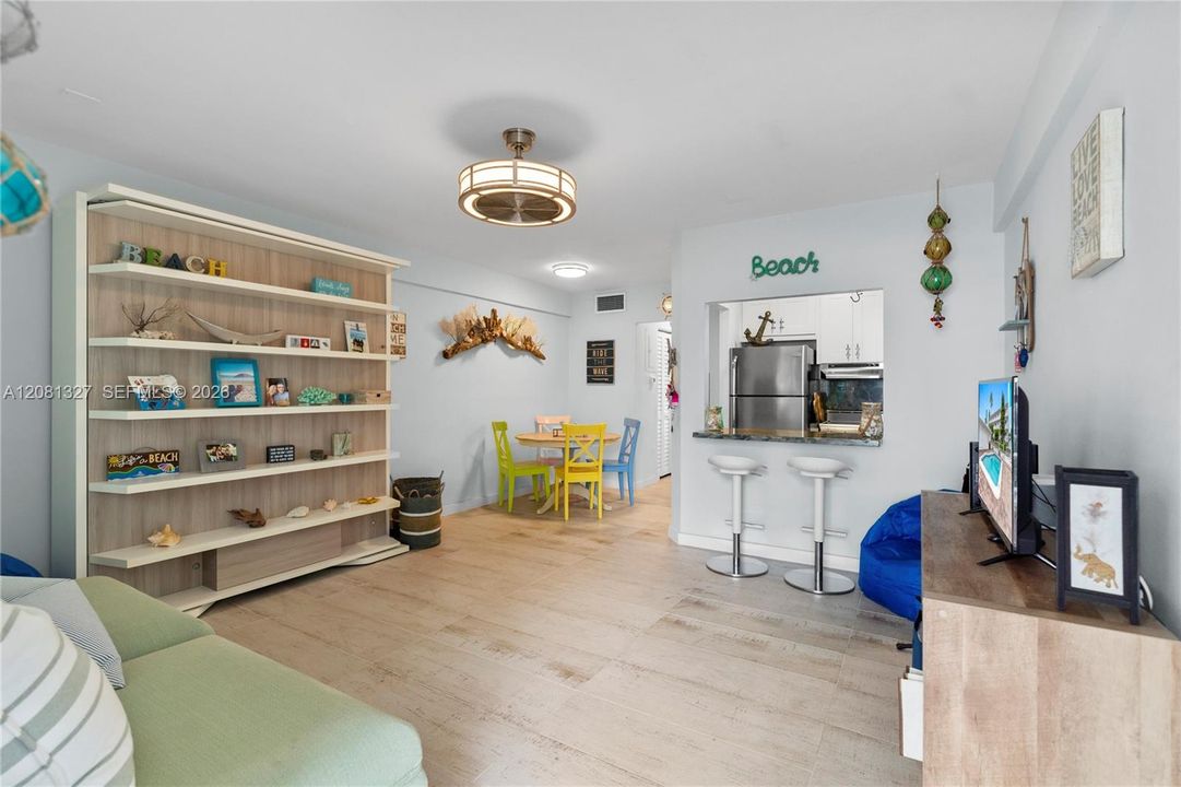 Queen-size murphy bed