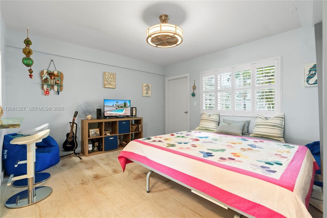 easy to use murphy bed