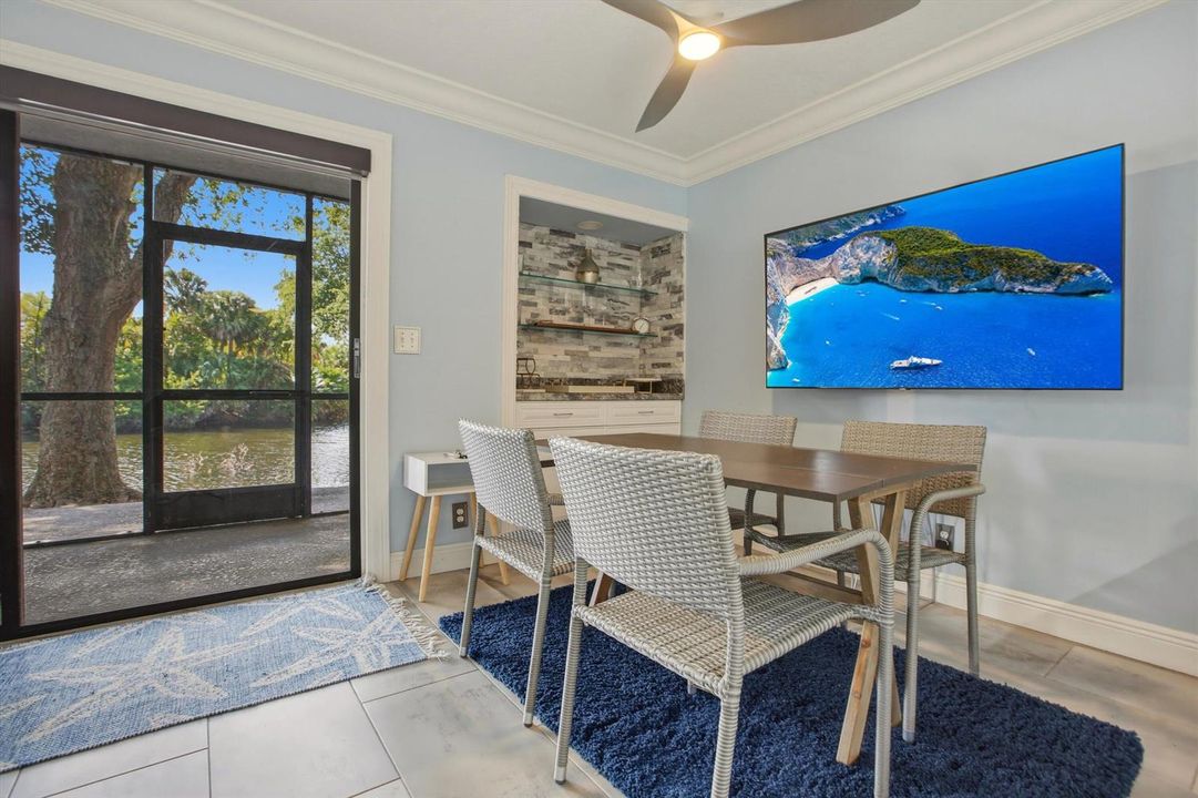 1605 US Highway 1 C104 dining area