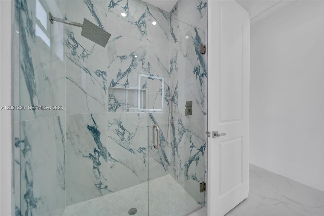 For Sale: $450,000 (4 beds, 3 baths, 1780 Square Feet)
