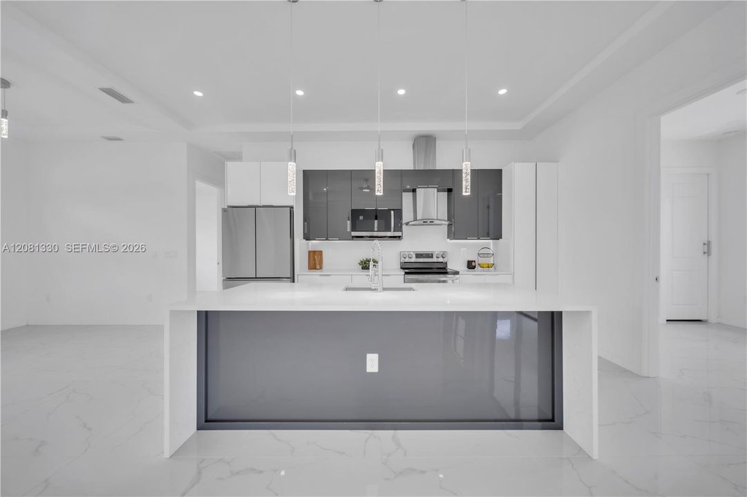 For Sale: $450,000 (4 beds, 3 baths, 1780 Square Feet)