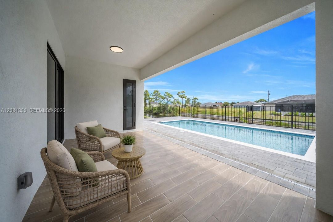 For Sale: $450,000 (4 beds, 3 baths, 1780 Square Feet)