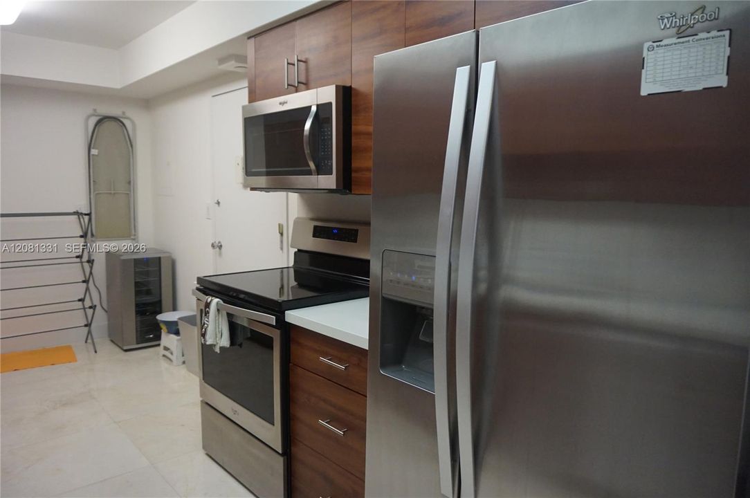 В аренду: $7,500 (2 спален, 2 ванн, 1409 Квадратных фут)