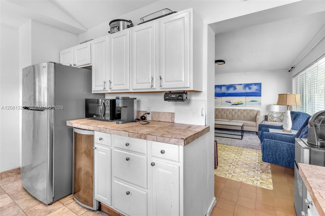 For Sale: $737,000 (3 beds, 3 baths, 2380 Square Feet)