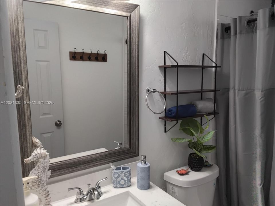 En Venta: $675,000 (4 camas, 2 baños, 1395 Pies cuadrados)