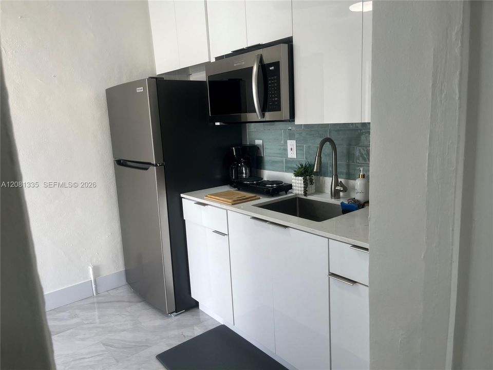 En Venta: $675,000 (4 camas, 2 baños, 1395 Pies cuadrados)