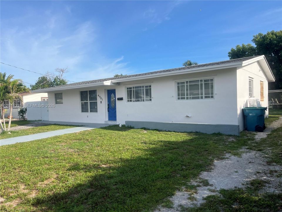 En Venta: $675,000 (4 camas, 2 baños, 1395 Pies cuadrados)