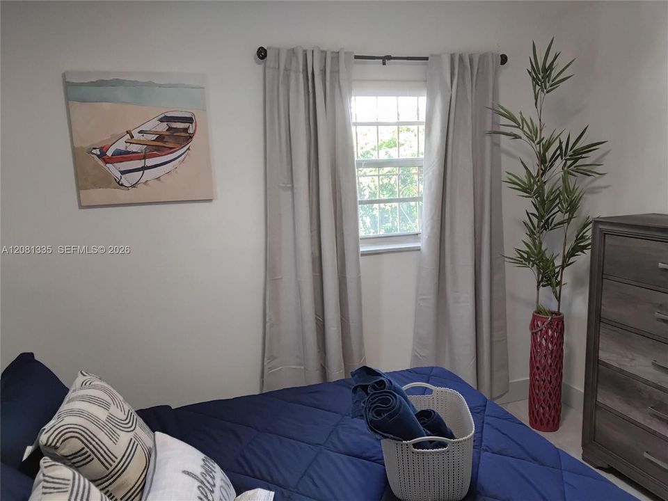 En Venta: $675,000 (4 camas, 2 baños, 1395 Pies cuadrados)