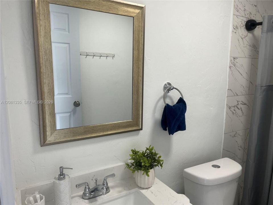 En Venta: $675,000 (4 camas, 2 baños, 1395 Pies cuadrados)