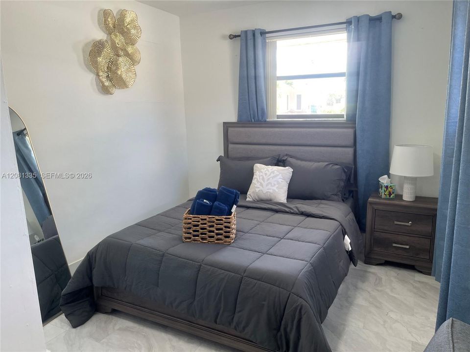 En Venta: $675,000 (4 camas, 2 baños, 1395 Pies cuadrados)