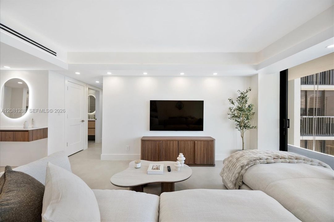 For Rent: $5,800 (2 beds, 2 baths, 1677 Square Feet)