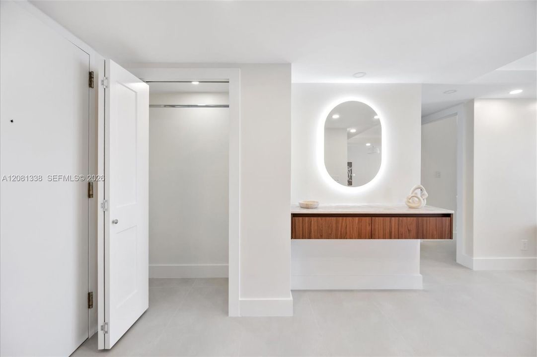 For Rent: $5,800 (2 beds, 2 baths, 1677 Square Feet)