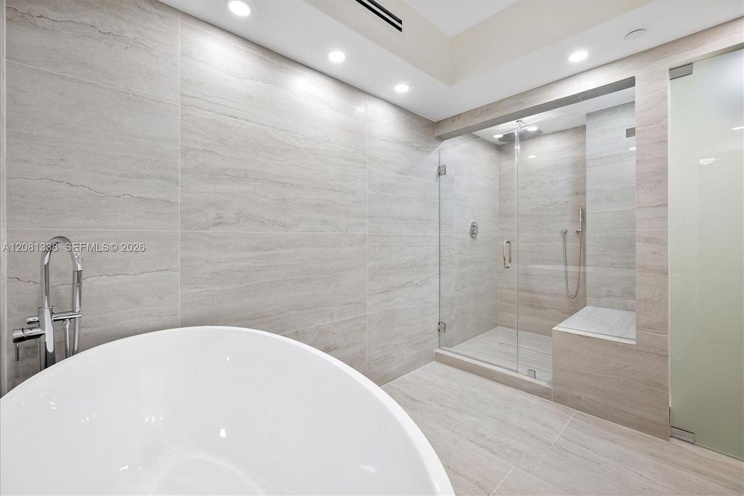 For Rent: $5,800 (2 beds, 2 baths, 1677 Square Feet)